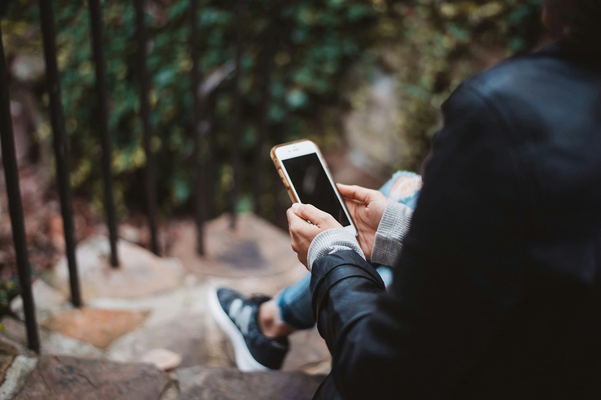 Single Room Rule: A Habit To Break Phone Addiction
