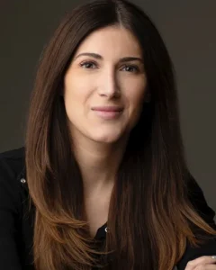 Headshot of Registered Psychotherapist Anastasia Assuras