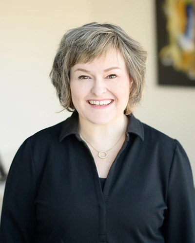 Headshot of Coach Angela MacMaster