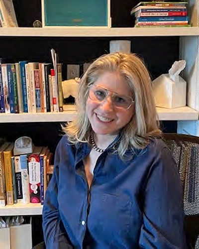 Headshot of Alia Al Zand