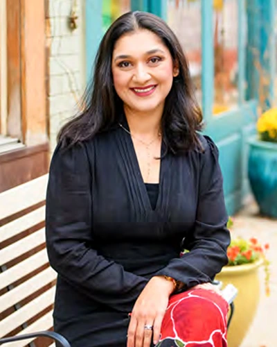 Headshot of Fizzah Zaidi