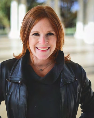 Headshot of Lisa Kaufman