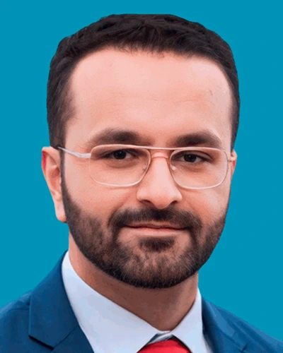 Headshot of therapist Zain Abideen